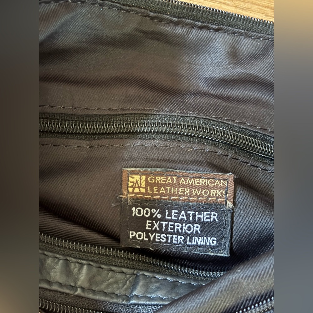 Great American Learherworks Genuine Leather Black Crossbody or Shoulder Bag - Picture 6 of 10